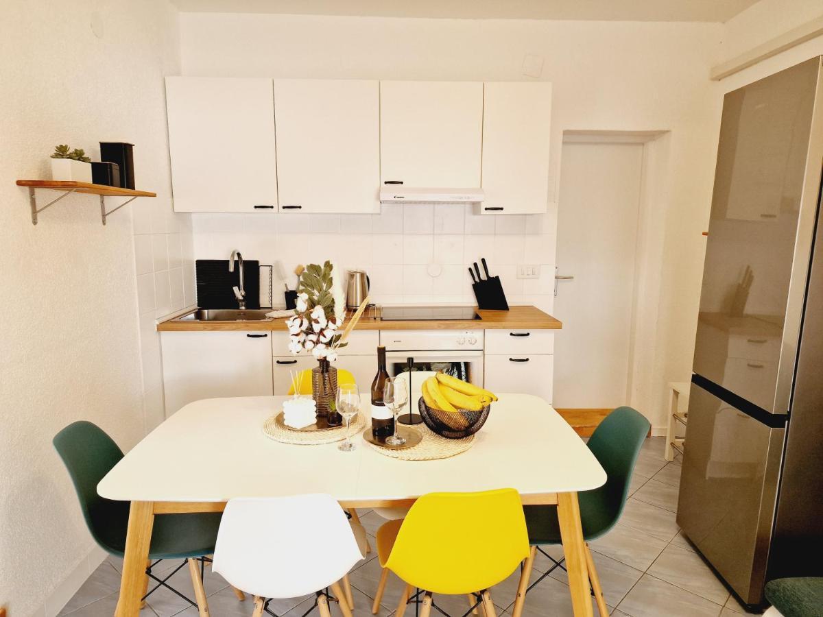 Apartment Melani Vir Luaran gambar