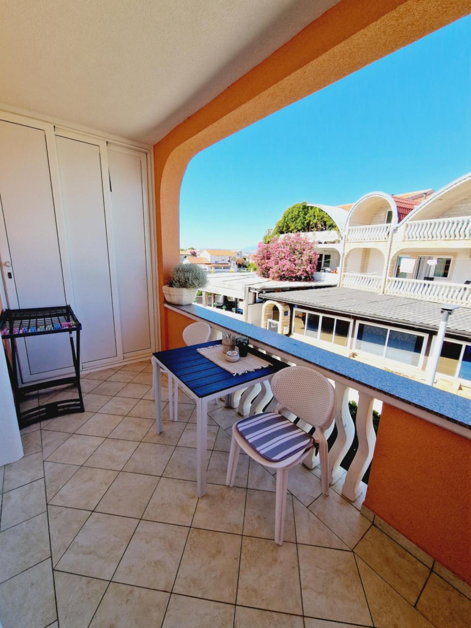 Apartment Melani Vir Luaran gambar
