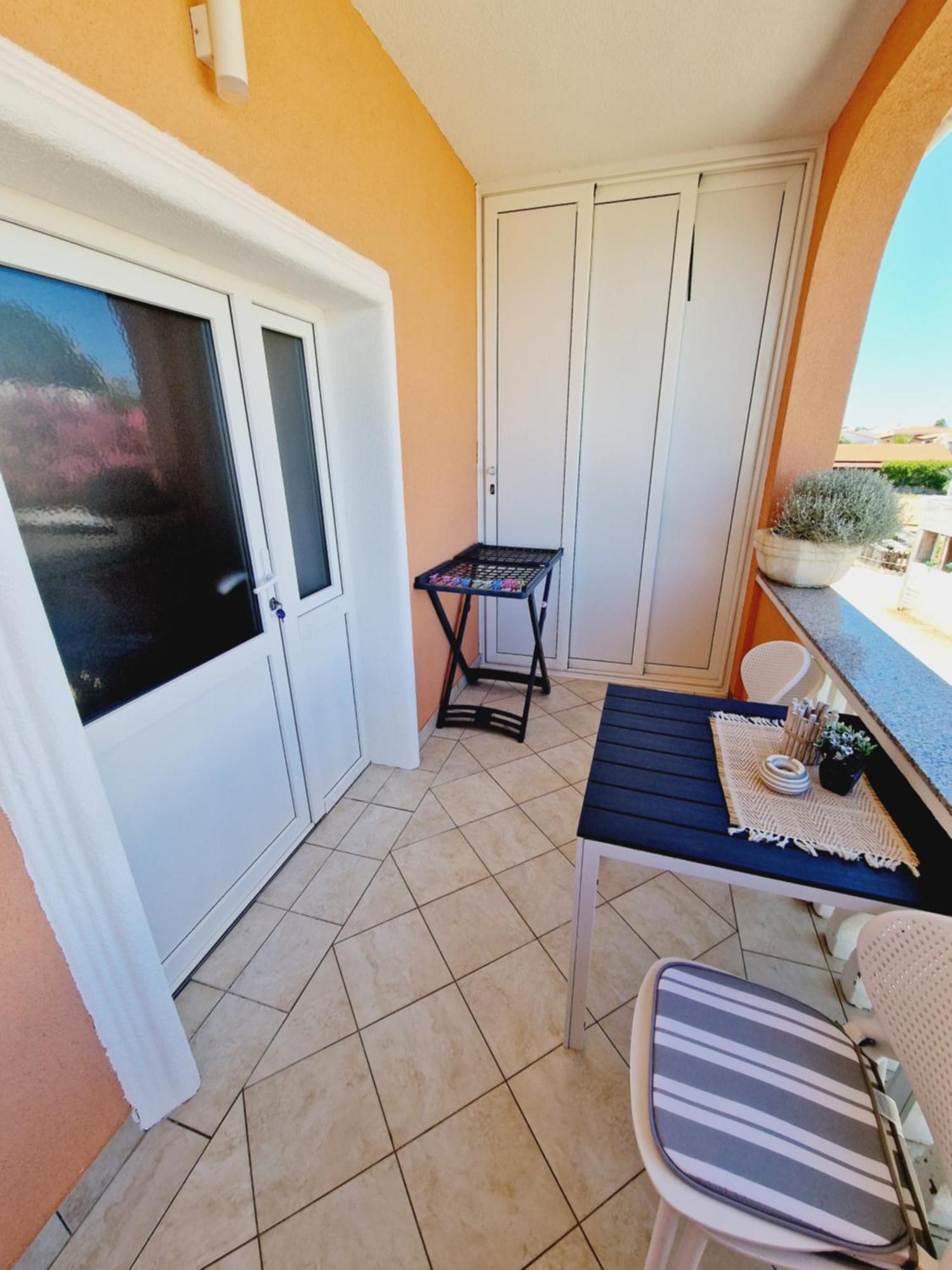 Apartment Melani Vir Luaran gambar