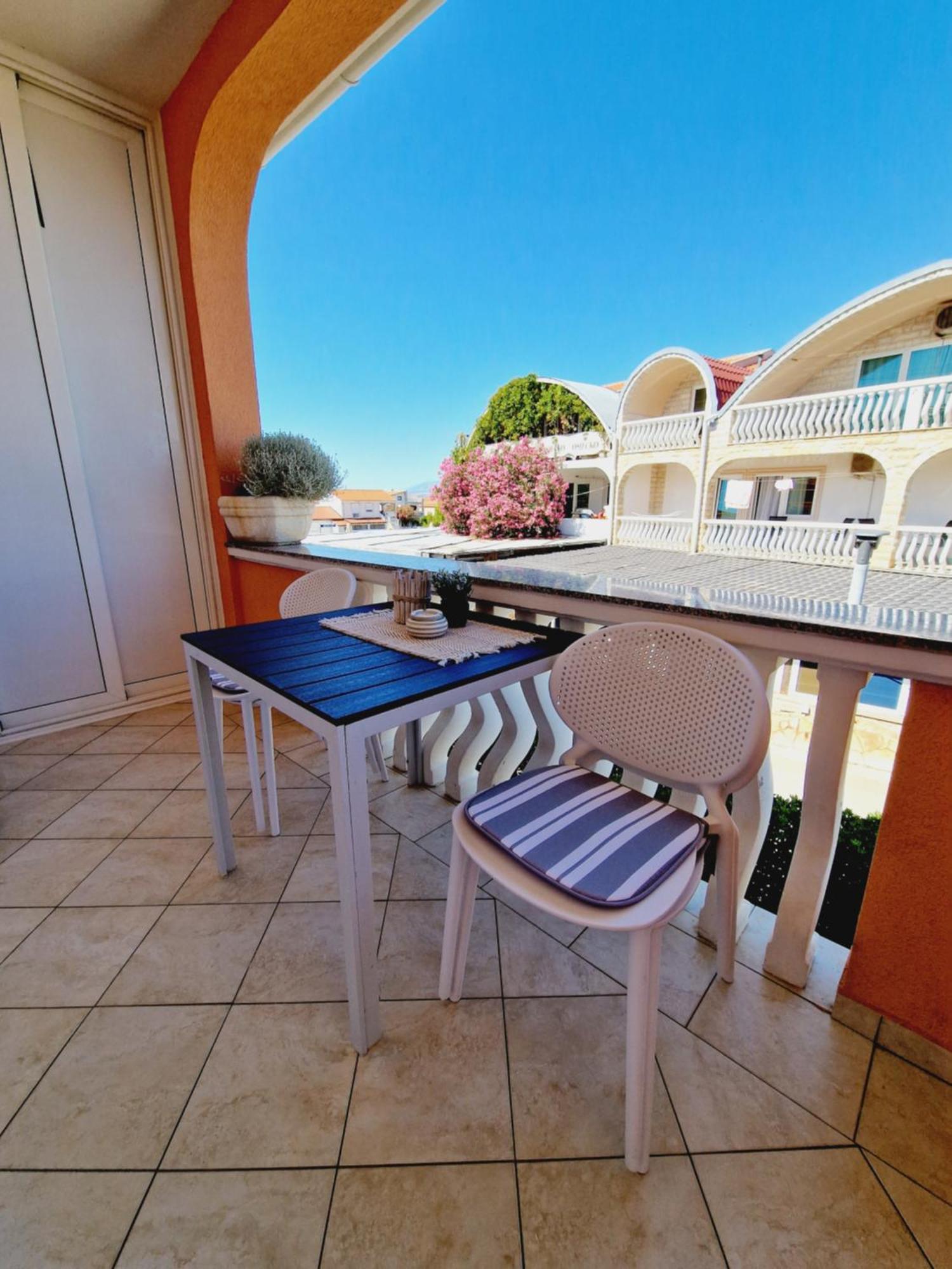 Apartment Melani Vir Luaran gambar