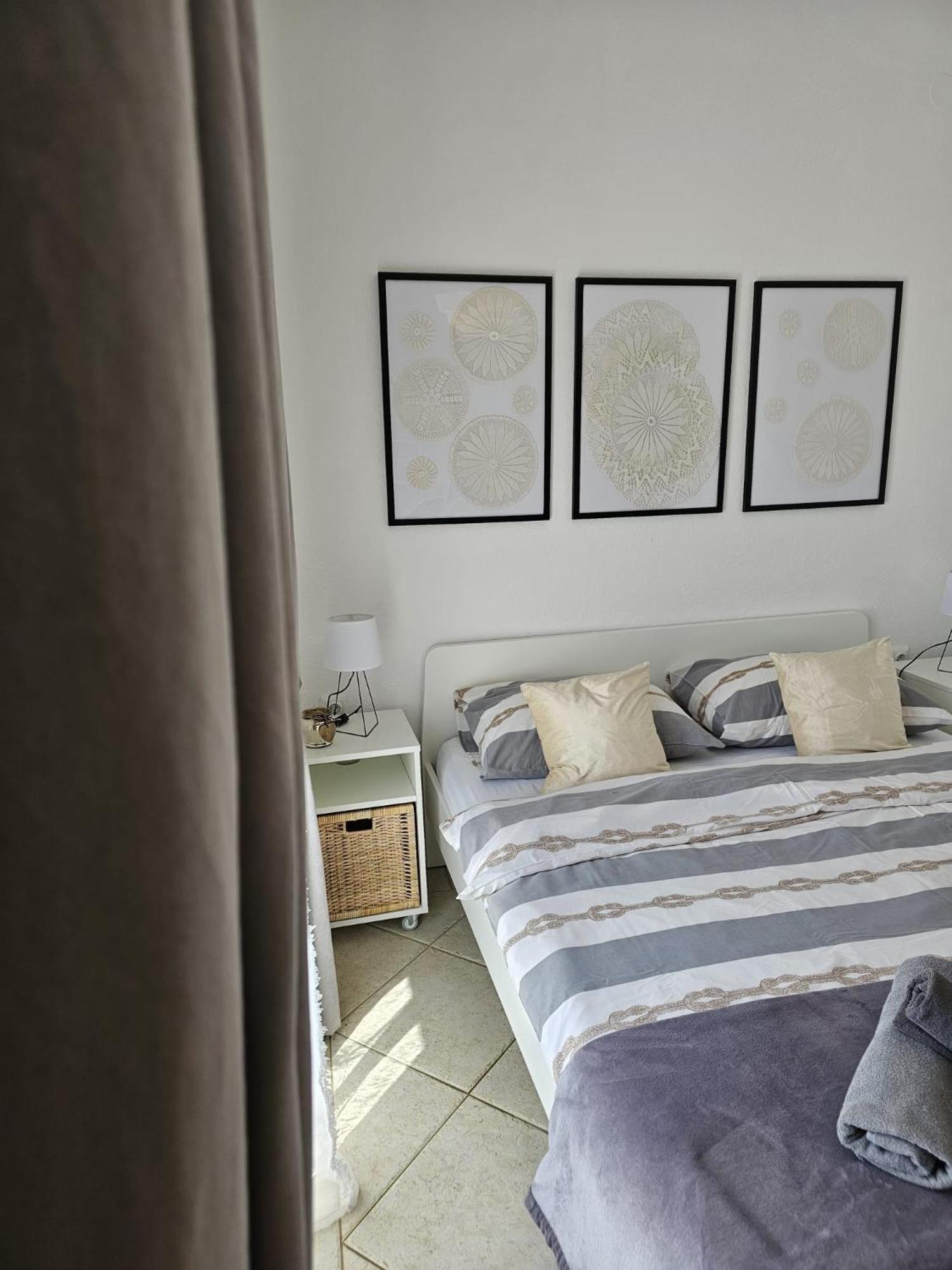 Apartment Melani Vir Luaran gambar