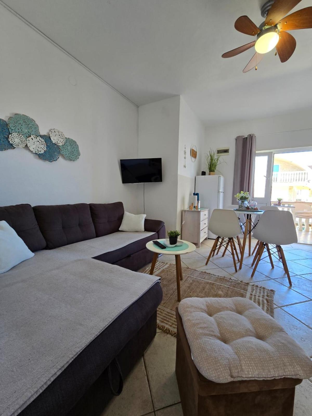 Apartment Melani Vir Luaran gambar
