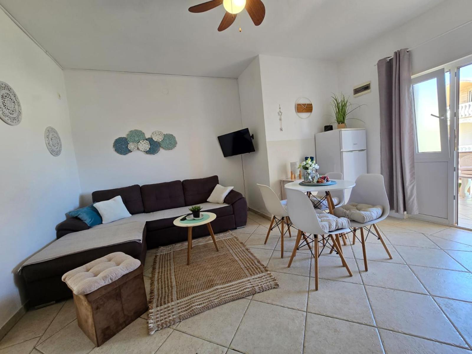 Apartment Melani Vir Luaran gambar