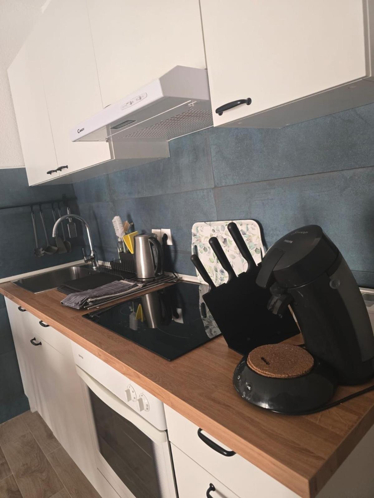 Apartment Melani Vir Luaran gambar